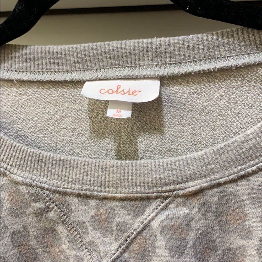 Colsie Cropped Leopard Sweatshirt - Picture 2 of 3